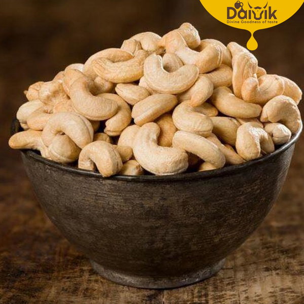 WHOLE CASHEWNUTS BOLD-W320 COUNTS