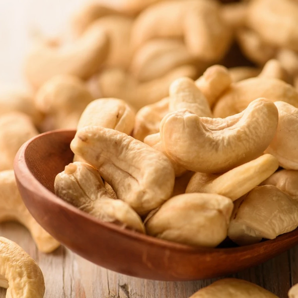 WHOLE CASHEWNUTS BOLD-W320 COUNTS